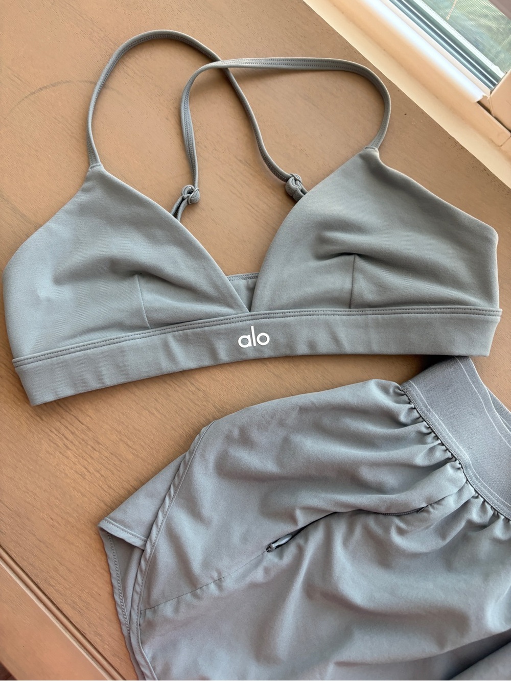 Alo Yoga lunar Grey Set Size Small - Picture 2 of 10